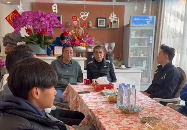  徐根寶寄語(yǔ)申花球員：世界杯出線才是硬道理，要為國(guó)家隊(duì)爭(zhēng)取榮譽(yù)