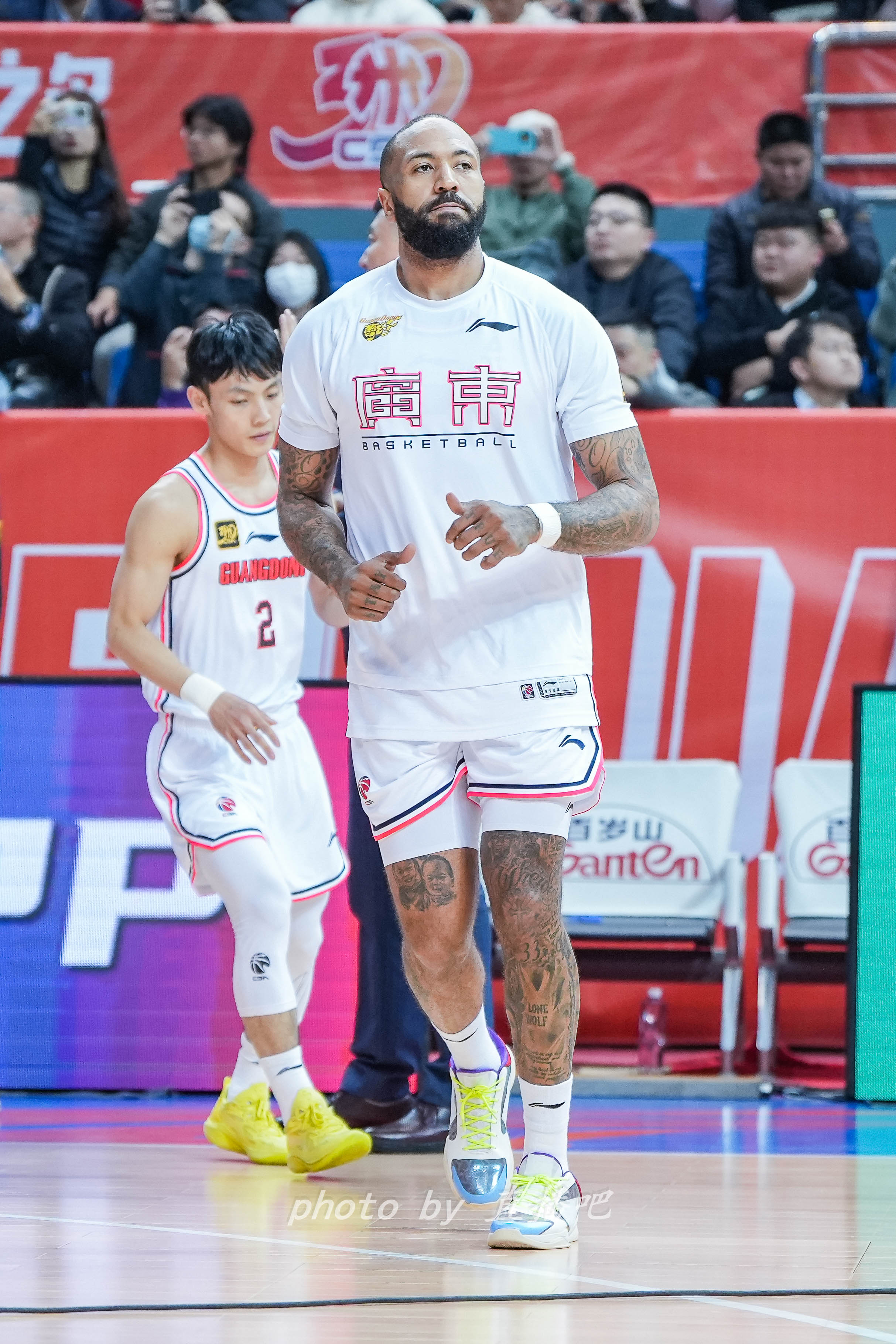  打得不錯(cuò)！36歲吉倫沃特原本的第三外援卻成廣東男籃的真大腿