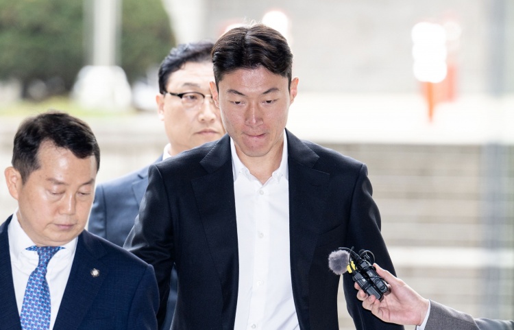 韓國國腳黃義助非法拍攝不雅視頻，一審被判有期徒刑1年緩刑2年！