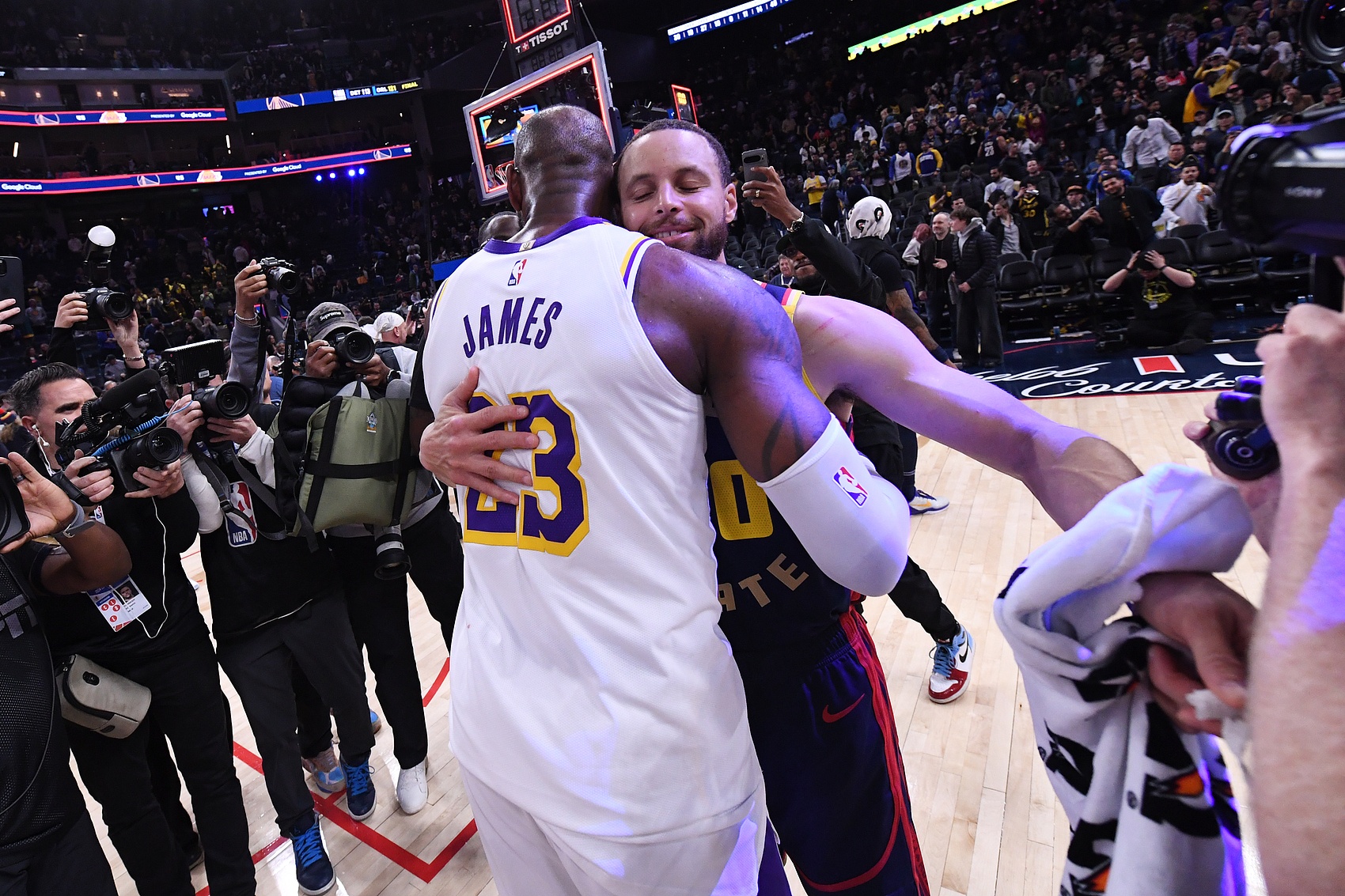  見證傳奇！詹姆斯庫里年滿36歲且同場均砍下35+ NBA歷史首對！